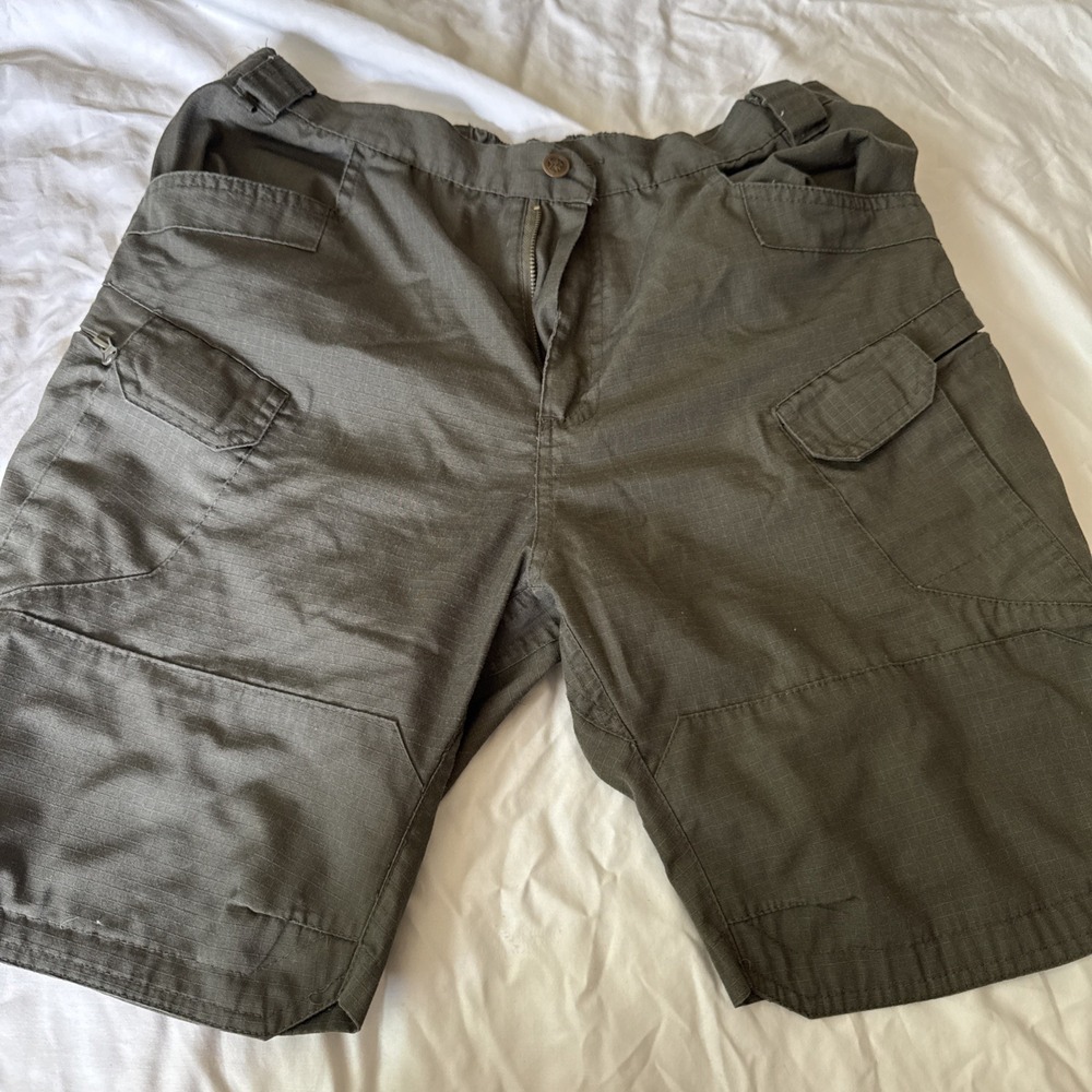 Tactical Olive Green Shorts Size Large Men's Cargo Pockets Military - Picture 1 of 7